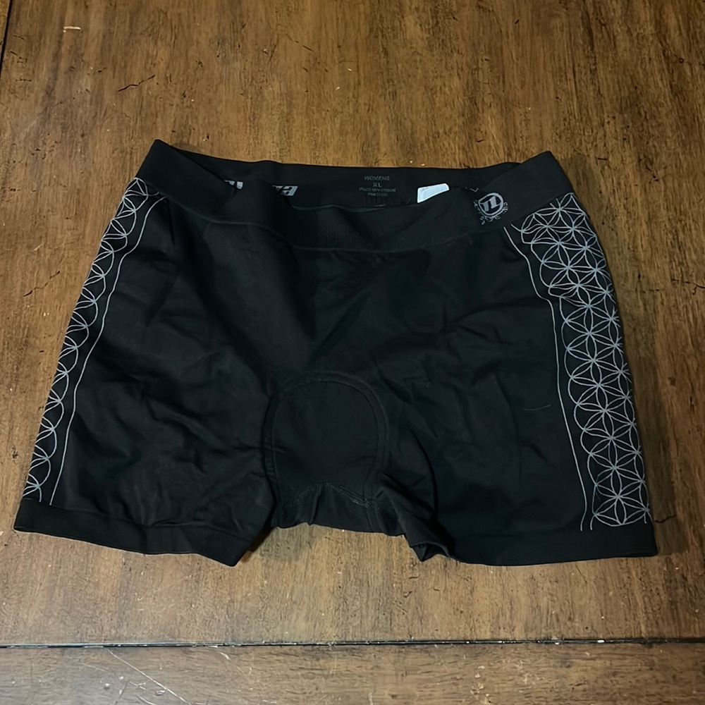 Novara cycling shorts